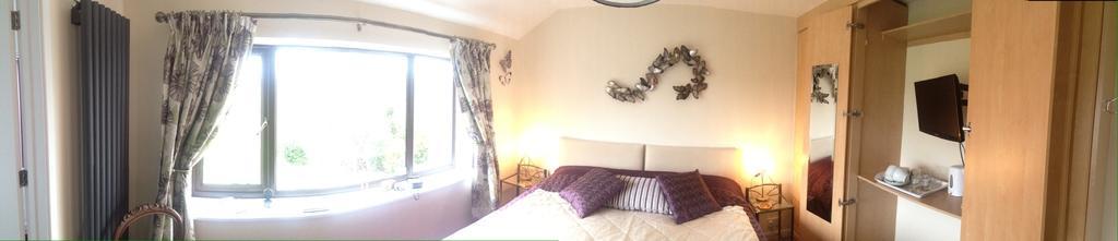 Redroofs Bed & Breakfast Tenbury Eksteriør bilde